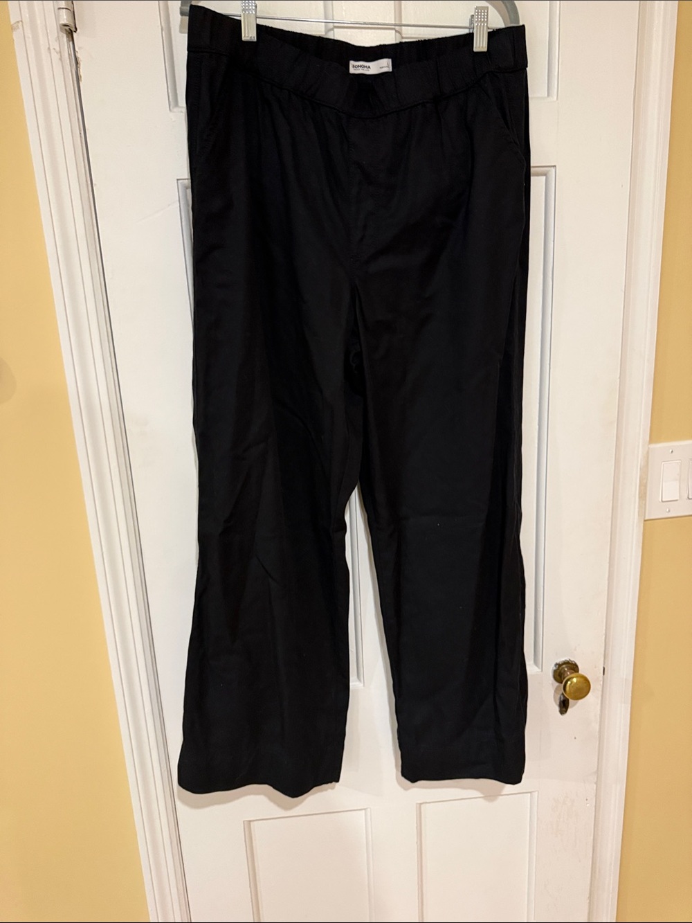 Women’s  Black Wide-Leg Chinos — (Brand: blank)